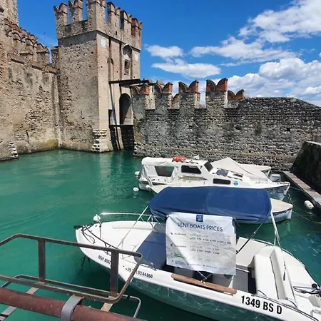 Accogliente Trilocale Moderno Al Lago Padenghe sul Garda
