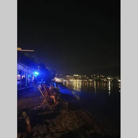 Accogliente Trilocale Moderno Al Lago Padenghe sul Garda