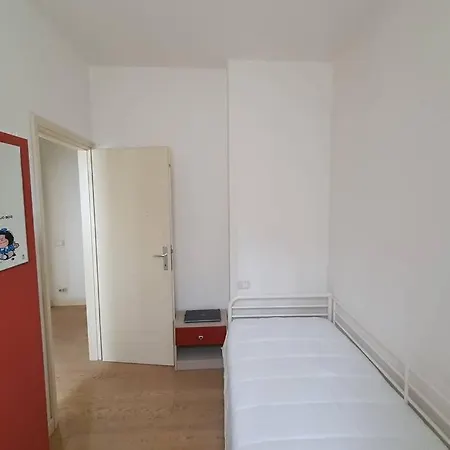 Apartment Accogliente Trilocale Moderno Al Lago